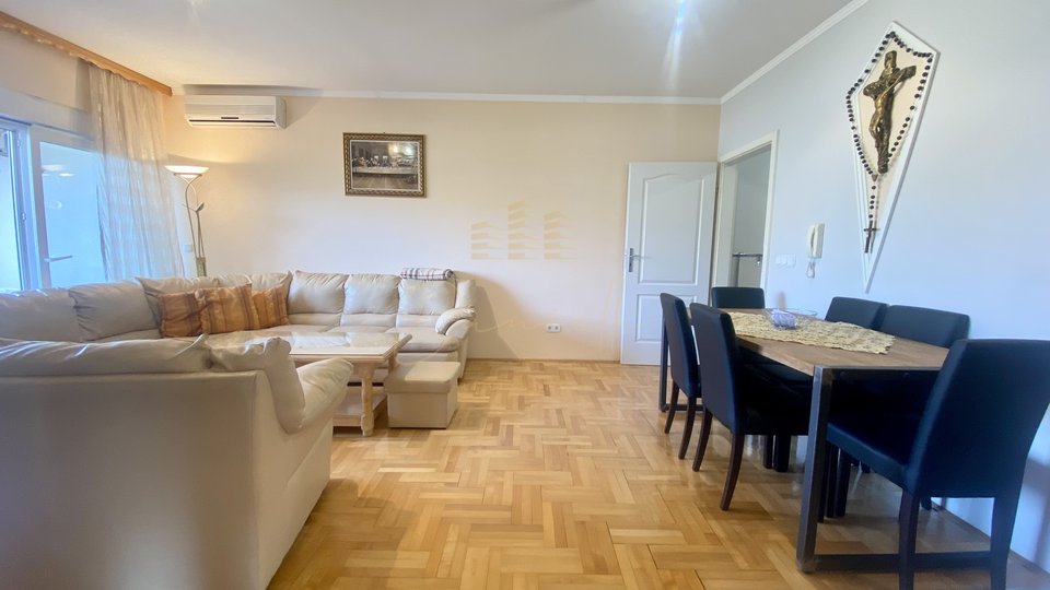 Bellissimo appartamento in un'ottima posizione a Novigrad