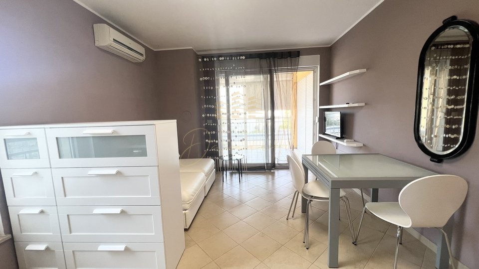 Apartamento con Picina